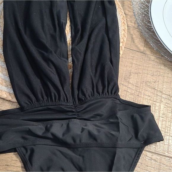 CROSSOVER BLACK MONOKINI SWIMSUIT - Picture 3 of 7